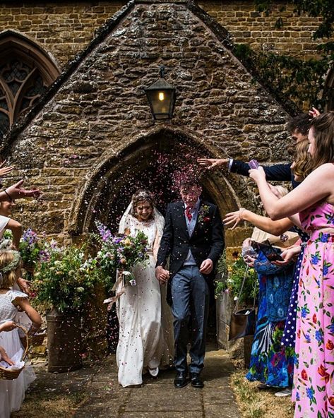 A charming English wildflower wedding at the family farm - Bridal Musings English Outdoor Wedding, Small English Wedding, English Country Wedding Dress, British Wedding Decor, English Farm Wedding, British Country Wedding, English Countryside Wedding Aesthetic, English Summer Wedding, English Cottage Wedding