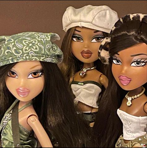 Bratz Trio Pfp, 3 Dolls Pics, Group Chat Pfp For Trios, 4 Bratz Dolls Aesthetic, Bratz 3 Girl, Bratz Trio, Chloe Bratz Doll, 3 Bratz Dolls, Iconic Trios Female