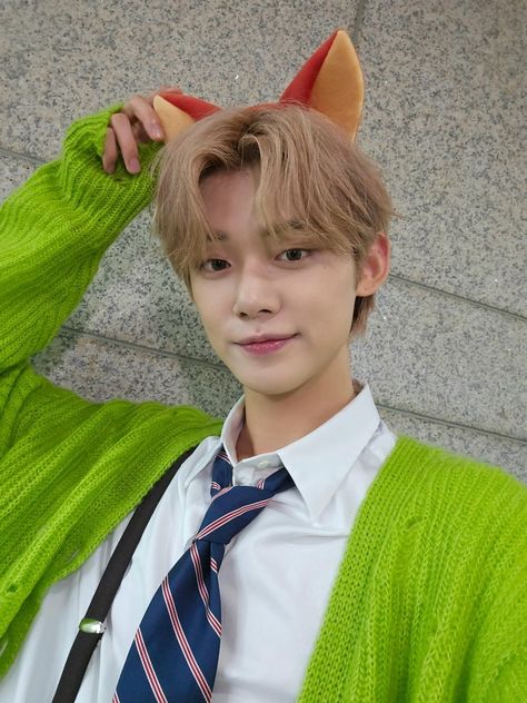 yeonjun txt selca Nick Wilde, Fox Ears, Choi Daniel, Tomorrow X Together, K Idols, Pop Group, Boyfriend Material, Boy Bands, Harry Styles