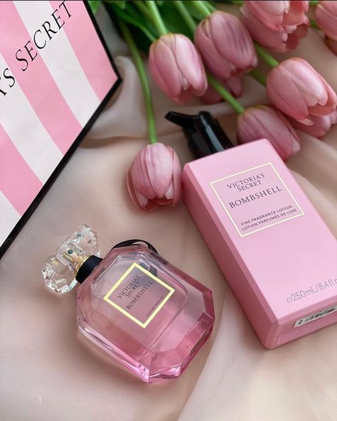 Vs Bombshell Perfume, Bombshell Lotion, Victoria Secret Bombshell, Icons Pink, Fragrances Perfume Woman, Pink Cosmetics, Fragrance Lotion, Pink Life, Victoria Secret Perfume