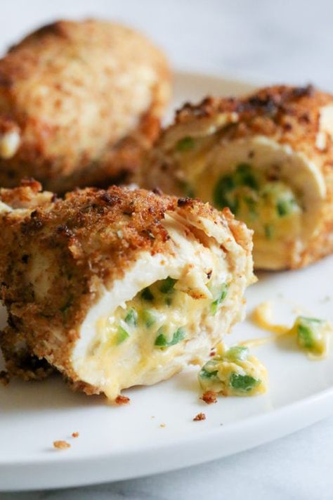 Baked Stuffed Chicken, Chicken Breast Stuffed, Jalapeno Popper Chicken, Cheese Cheddar, Stuffed Chicken Breast, Jalapeno Popper, Skinny Taste Recipes, Stuffed Chicken, Food Tasting