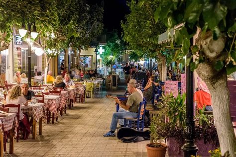 Crete nightlife: Taverns with Greek live music Crete Heraklion, Crete Island, Heraklion, Crete Greece, Best Club, Night Aesthetic, Aesthetic Videos, Beautiful Places In The World, Crete