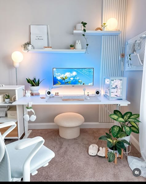 White Desk Setup, Small Desk Organization, Bright Minimalist, College Room Decor, Cozy Home Office, Desk Inspiration, White Desk, Dream Apartment Decor, Bedroom Setup