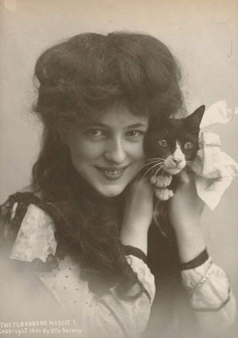 Evelyn Nesbit, Charles Dana Gibson, Vintage Foto's, Old Portraits, Fotografi Vintage, Gene Kelly, Mae West, Gibson Girl, Dita Von Teese