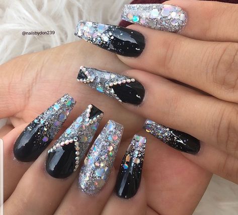 Black And Rhinestone Nails, Carnival Nails, Long Coffin Nails, Holloween Nails, Luminous Nails, Swarovski Nails, Nails Design With Rhinestones, Black Nail Designs, Coffin Nails Long