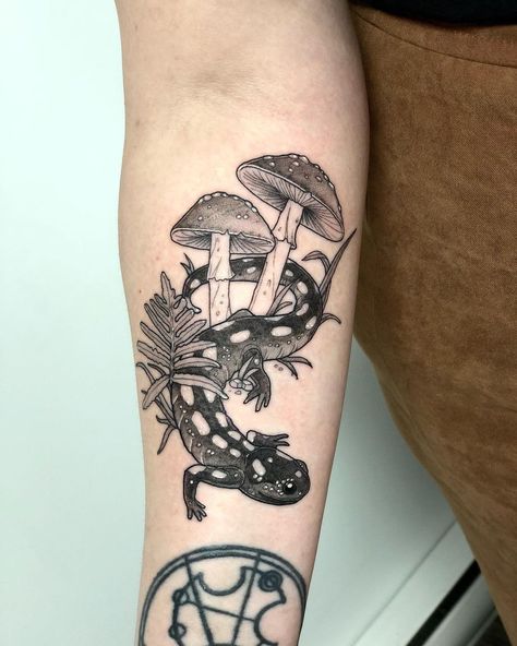 Alex Berens’s Instagram profile post: “Spotted Salamander 🌿 | A dating profile for a successful Spotted Salamander might read: "I'm 32 years old, about the size and girth of a…” Masculine Nature Tattoos, Spotted Salamander Tattoo, Nature Theme Tattoo, Swamp Tattoo Ideas, Sasquatch Tattoo, Cool Knee Tattoos, Pond Tattoo, Salamander Tattoo, Sensitive Fern