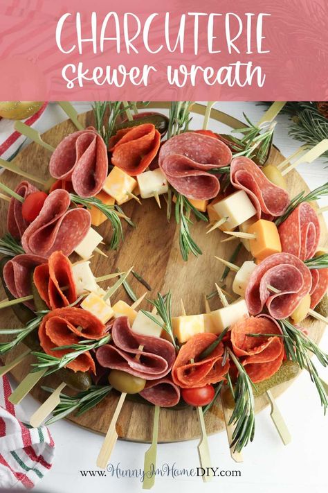 Cute Charcuterie Skewers Wreath Appetizer for Christmas Reuben In A Bowl, Wreath Appetizer, Charcuterie Skewers, Appetizer For Christmas, Keto Reuben, Charcuterie Wreath, Easy Holiday Snacks, Wreath Recipe, Gluten Free Party Food