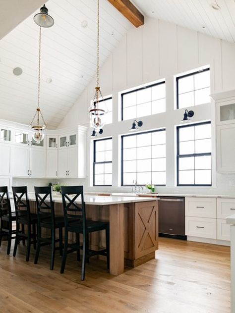 3 Instagram-Famous Kitchen Projects to Spark Your Inspiration Vaulted Kitchen, Shiplap Kitchen, Ceiling Kitchen, American House Plans, Stand Alone Tub, Open Concept Floor Plans, American House, Kitchen Ceiling, Flex Room