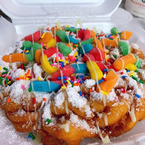 Funnel Cake Birthday Cake, Funnel Cake Pictures, Mini Funnel Cakes Party, Savory Funnel Cake Ideas, Carnival Funnel Cake Aesthetic, Sanrio Cafe, Restaurants In Miami, Funnel Cake Recipe, Chandelier Cake