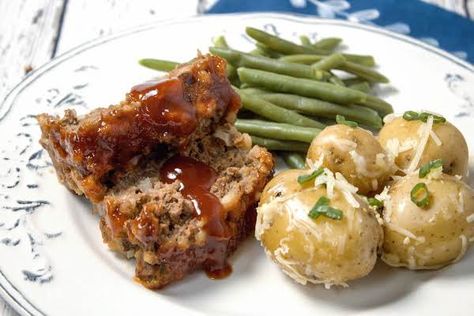 Instant Pot Meatloaf And Potatoes Recipe Instant Pot Meat, Meatloaf Potatoes, Meatloaf And Potatoes, Instant Pot Meatloaf, Tasty Meatloaf Recipe, Instant Pots, Delicious Meatloaf, Potato Dinner, Sunday Dinner Recipes