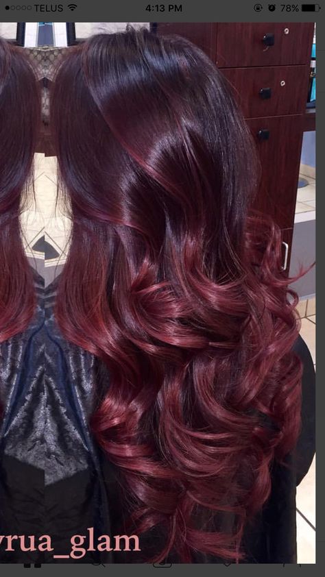 Trendy Highlights, Pelo Color Borgoña, Red Balayage Hair, Darker Hair, Autumn Hair, Black Hair Balayage, Wine Hair, Red Hair Inspo, Fall Hair Color Trends