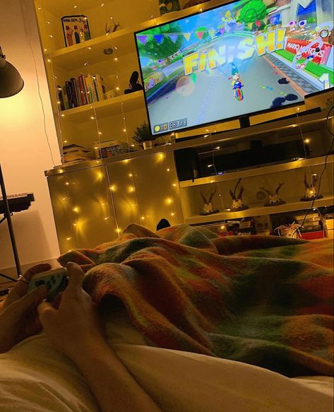 Playing Video Games Together Couples, Movie Date Night At Home Outfit, Friends Vibes Aesthetic, Christmas Slideshow, Cute Dates, Date Inspo, Date Night Games, Date Activities, At Home Outfits