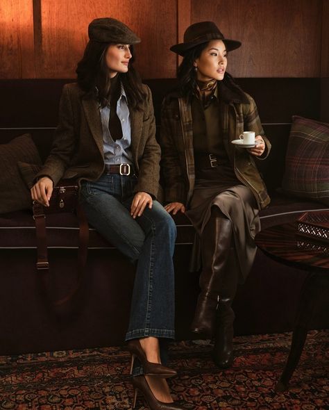 Lauren Ralph Lauren's Fall 2024 Line is Tailoring Tradition Ralph Lauren Outfits Women, Velvet Pantsuit, Polo Ralph Lauren Outfits, Ralph Lauren Aesthetic, Countryside Fashion, Ralph Lauren Fall, Fall Style Guide, Elegant Blazers, Cool Girl Style