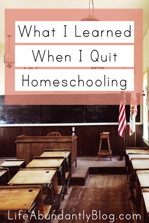 Homeschool Kitchen Classroom, Homeschool Set Up, Cozy Homeschool Room, Home School Worksheets, Small Homeschool Room, Small Space Homeschool, Homeschool Schedule Multiple Kids, School Room Ideas, Homeschool Aesthetic