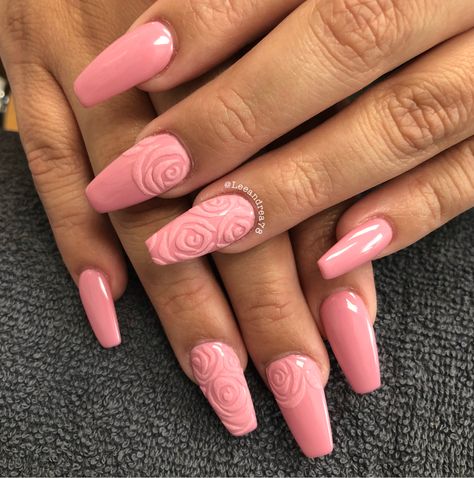 Kentucky Derby Nails Art, Pink Rose Nail Designs, Pink Rose Nail Art, Derby Nails Kentucky, Kentucky Derby Nails, Roses Nails Design, Rosette Nails, Rose Design Nails, Nail Art Rose Flower