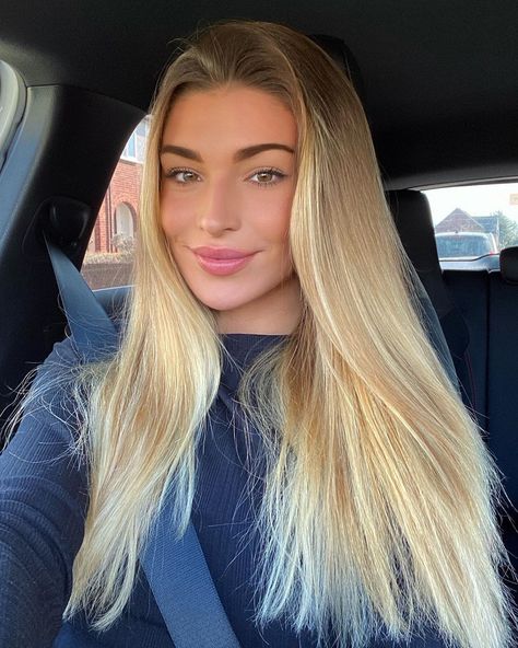 Zara McDermott on Instagram: “Feeling so glowy thanks to this months @glossyboxuk delivery 💕 use ZARA and get yours for only £8 ❤️ AD” Hair Looks Hairstyles, Zara Mcdermott, Hairstyles List, Bright Blonde, Blonde Hair Shades, Blonde Hair Looks, White Princess, Fair Skin, Hair Envy