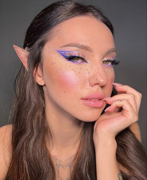 Pretty Elf Makeup, Fairy Elf Costume Makeup, Simple Elf Costume, High Elf Makeup, Flower Elf Makeup, Elf Make Up Ideas, Elf Queen Costume, Halloween Elf Makeup, Elf Makeup Looks Halloween