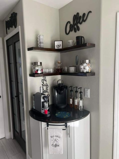 Corner Shelf Coffee Bar, Drink Corner Home, Coffee Nook Ideas Cozy Corner, Small Coffee Nook, Coffee Corner Aesthetic, Corner Bar Ideas, Corner Coffee Bar, Wine And Coffee Bar, Ohio House