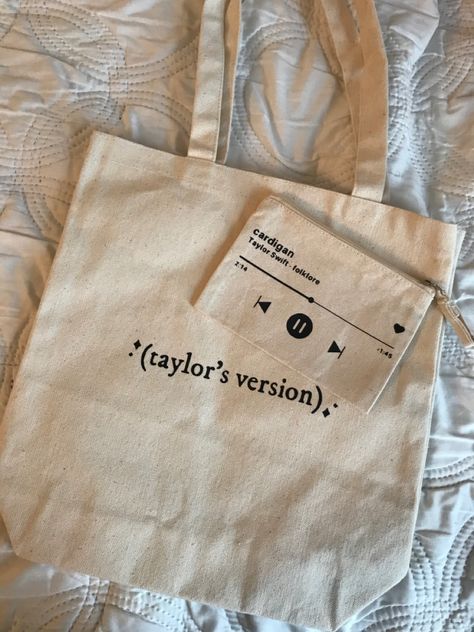 Diy Tote Bag Design, Handpainted Tote Bags, Totes Ideas, Diy Tote, Design Tote Bag, Painted Tote, Taylor Swift Cute, Taylor S, Diy Tote Bag