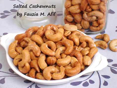 This is one of my husband's FAVOURITE snacks. Crunchy cashewnuts which are lightly salted. They are easy to prepare and utterly delicious if you are a fan of cashews! These can be either baked or fried, both methods are explained below. Salted Cashews, Cashew Recipes, Deep Pan, Snack Bites, Peanut Recipes, Baked Roast, Slotted Spoon, Kitchen Fun, Roasted Cashews