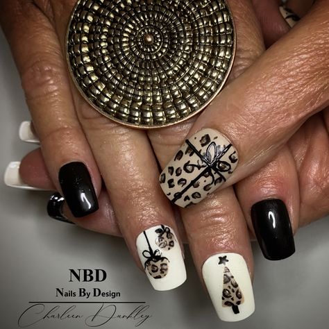 Something fun for Christmas 
You can never go wrong with some animal print White And Black Christmas Nails, Christmas Leopard Nails, Nails White And Black, White And Black Christmas, Black Christmas Nails, Ikea Baby Nursery, Festive Nails, Witch Nails, Cheetah Nails