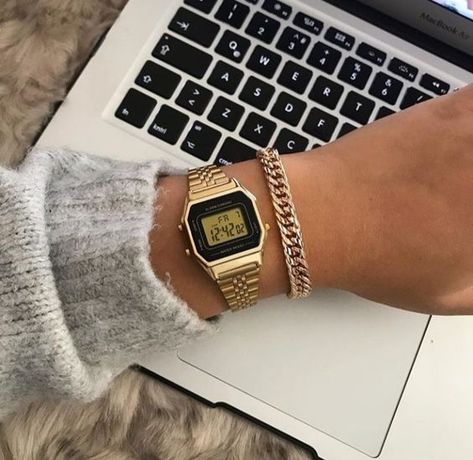 Rose Gold Watch Outfit, Casio Aesthetic, Gold Watch Outfit, Casio Gold Watch, Digital Watches Women, Casio Watch Women, Casio Vintage Watch, Casio Digital, Casio Vintage