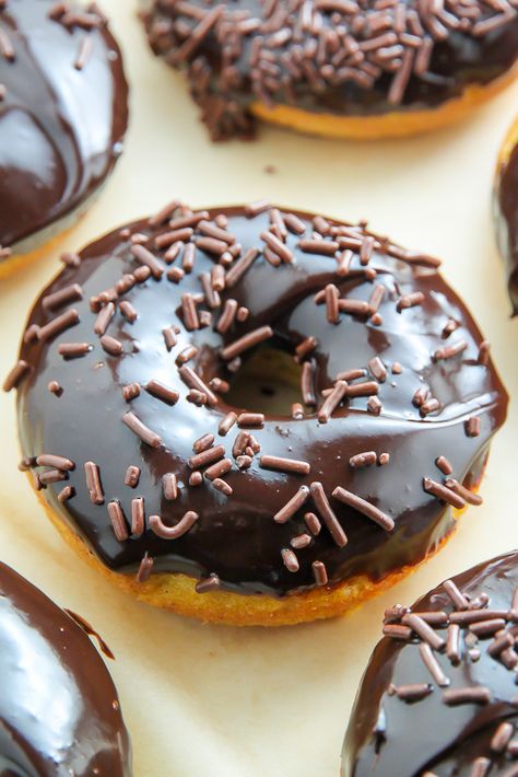 Baker By Nature, Homemade Donuts Recipe, Homemade Doughnuts, Baked Donut Recipes, Homemade Donuts, Doughnut Recipe, Delicious Donuts, Chocolate Donuts, Baked Donuts