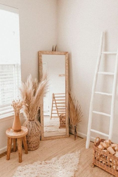 Pampas grass decor ideas for indoor and outdoor - Missmv.com Ruangan Studio, Beige Bedroom Decor, Beige Room, Grass Decor, Pampas Grass Decor, Casa Vintage, Boho Room Decor, Redecorate Bedroom, Cozy Room Decor