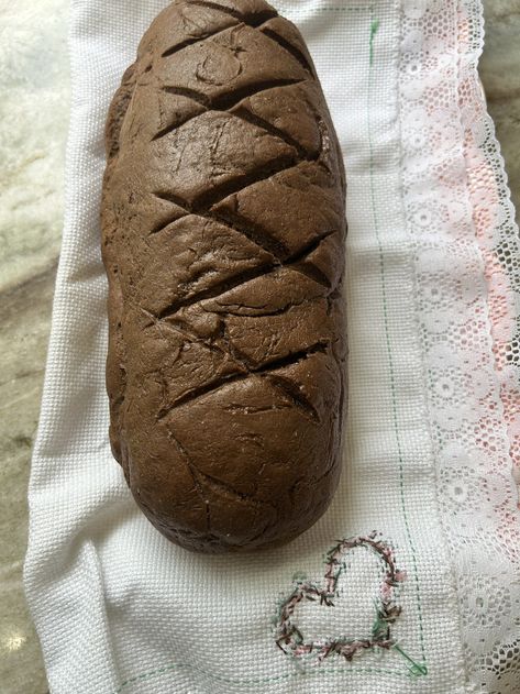 German Dark Rye Bread German Dark Rye Bread Recipe, Dark Rye Bread Recipe, Dark Rye Bread, Rye Bread Recipe, Olive Garden Breadsticks, Kitchenaid Bowl, Rye Bread Recipes, German Bread, Kitchenaid Artisan