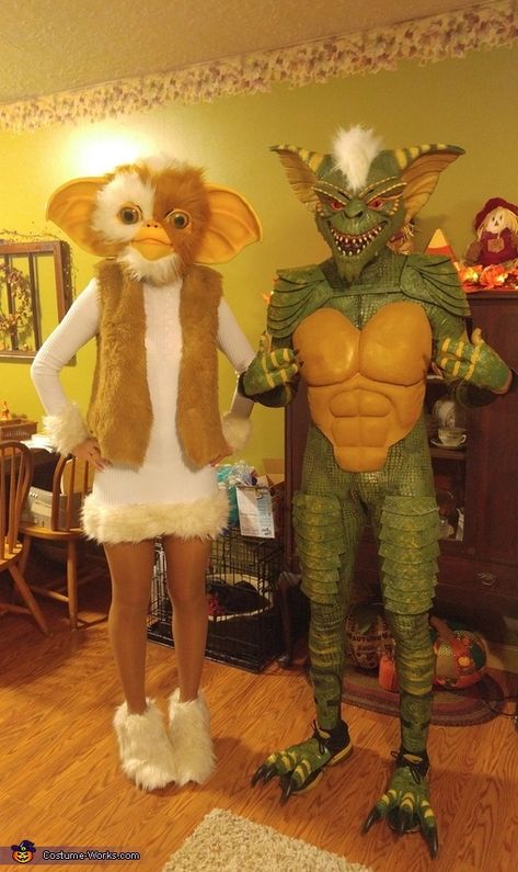 Unique Diy Costumes, Movie Character Halloween, Costume Unique, Handmade Halloween Costumes, The Mask Costume, Classic Halloween Costumes, Couple Costume, Holloween Costume, Cute Couple Halloween Costumes