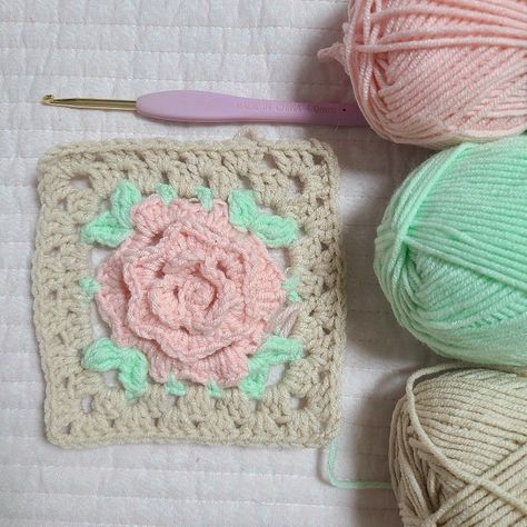 Coquette Granny Square, Coquette Crochet, Crochet Valentines, Rose Motif, Valentines Crochet, Crochet Granny Square, Crochet Rose, Paper Crafts Diy Tutorials, Diy Tutorials