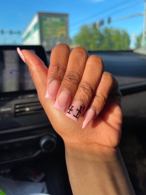 @dolledbyavion on instagram Acrylic Braider Nails, Braider Nails Design, Nails With Pointy Pinky, Short Acrylic Nails For Braiders, Braided Nails Design, Cute Short Square Acrylic Nails Simple, Stiletto Pinky And Square Nails, Braiders Nails Set Short, Braiding With Nails