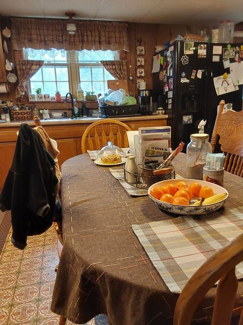 Parents House Aesthetic, Cluttered Kitchen Table, 80s House Interior Kitchen, 80s Suburban Aesthetic, Grandma's House Aesthetic, 2000s Dining Room, 2000s Suburban Aesthetic, 2000s House Interior, House Husband Aesthetic