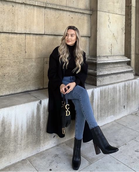 London Fall Outfits, Black Coat Outfit, Warm Fall Outfits, Outfit Botas, Winter Fashion Outfits Casual, Neue Outfits, Elegante Casual, Winter Outfits For Work, Looks Chic