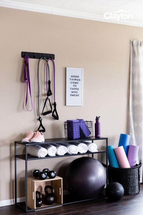 Create your own home gym with these simple tips from our blog! Pick your space and define the function of this space whether its a home yoga studio or a home weight lifting gym. Then set up your space using a small rack or table for supplies. Place a hanger with hooks on the wall for equipment like resistance bands. Use a basket for item like yoga mats and more! Get the full how to create a home gym at the blog. Gym At Home Ideas, Gym Corner, Mini Gym At Home, Gym House, Small Home Gyms, Home Office/gym, Small Home Gym, Workout Room Home, Home Gym Garage