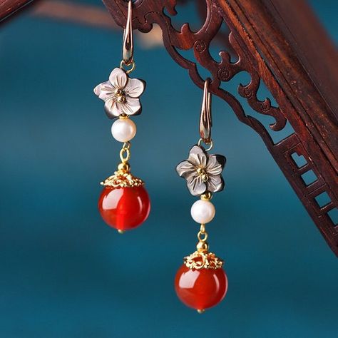 Earrings To Make, Chinese Jewelry, Agate Earrings, Jade Earrings, Ethnic Earrings, Red Earrings, Red Agate, Jade Jewelry, Beaded Dangle Earrings