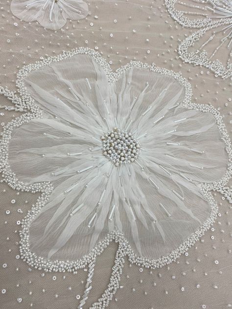 Pearl Embroidery Designs, Embroidery With Pearls, Flowers With Pearls, Couture Embellishment, Couture Beading, Embroidery Fashion Detail, Simple Hand Embroidery Patterns, Embellishment Details, Hand Beaded Embroidery