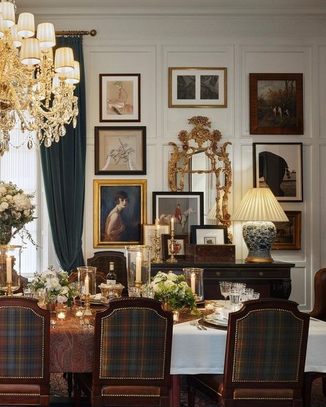 Ralph Lauren Interiors, Cottage Farmhouse Decor, Maximalist Home, Dining Room Inspiration, Classic Interior, Ralph Lauren Home, Dream Home Design, House Inspiration, Dining Room Decor