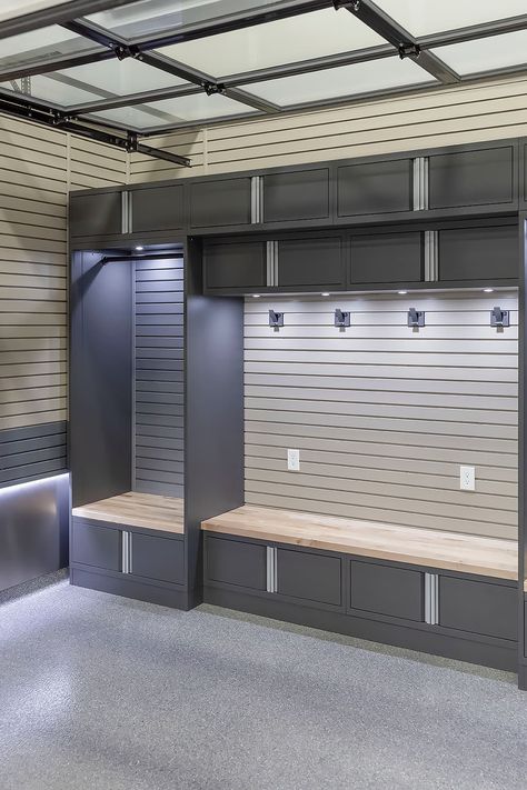 Garage Laundry Area Ideas, Garage Mudroom Ideas, Garage Lockers, Mudroom Storage Ideas, Mudroom Ideas Diy, Garage Laundry Rooms, Mud Room Garage, Garage Entryway, Garage Wall Storage