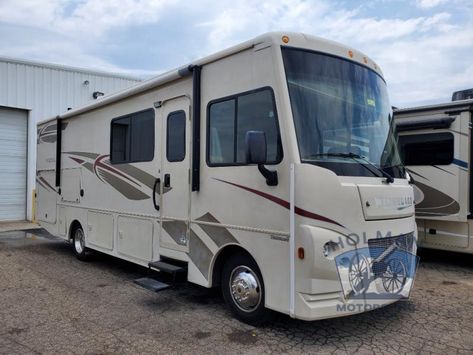 Used 2017 Winnebago Vista 29VE Motor Home Class A at Holman RV | Batavia, OH | #A11564 Motor Home, Motorhome, The Back, Rv, Wall