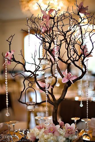 Budget Centerpieces, Tree Branch Centerpieces, Branch Centerpieces Wedding, Affordable Wedding Centerpieces, Branch Centerpieces, Deco Champetre, Tafel Decor, Tree Centerpieces, Wedding Centerpieces Diy