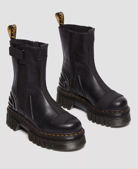 Dr Martens Audrick, Styling Chelsea Boots, Black Dr Martens, Platform Chelsea Boots, Yellow Heels, Black Platform Boots, Trendy Fashion Outfits, Black Chelsea Boots, Biker Boots