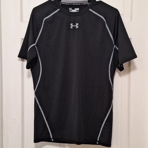 UnderArmour compression shirt XL Under Armour Compression Shirt, Trash Fashion, Outfit Gym, Fitted Shirt, Compression Shirt, Under Armor, Workout Shirts, Under Armour, Heat