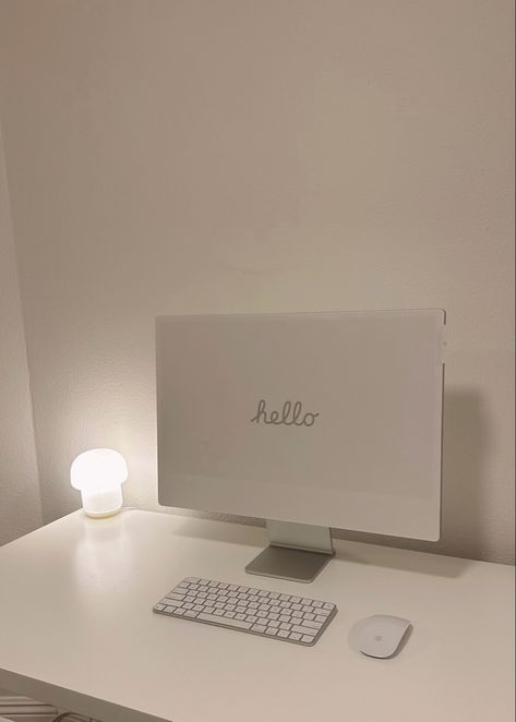 Desk Accessories Aesthetic, Imac Aesthetic, Imac Office, Highschool Goals, Imac Desk, Imac Desk Setup, Apple Set, Silver Desk, Aesthetic Writing