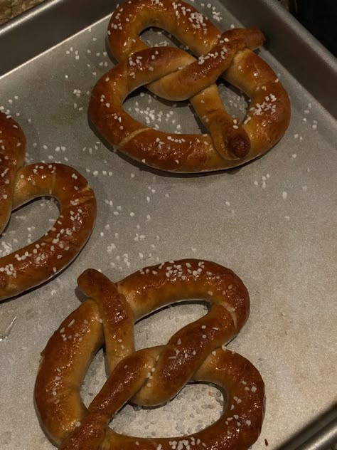 German Core Aesthetic, German Food Aethstetic, Soft Pretzels Aesthetic, Soft Pretzel Aesthetic, Pretzel Aesthetic, German Nostalgia, German Core, Homemade Aesthetic, German Board