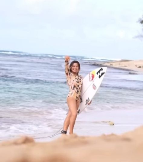 Sky Brown Surfing, Sky Brown, Female Boxers, Pro Surfers, I Icon, Fashion Inspo Outfits, Skateboard, Surfing, Fashion Inspo