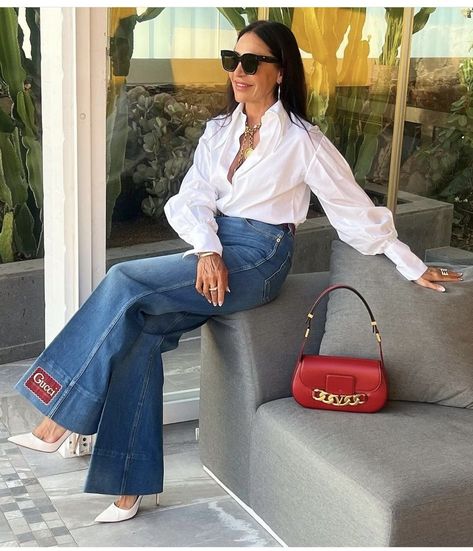 Jeans Gucci, Belt Gucci, Happy Evening, Paris Chic, Instagram White, Pants Women Fashion, Minimalist Wardrobe, Casual Summer Outfit, Spring Outfits Casual