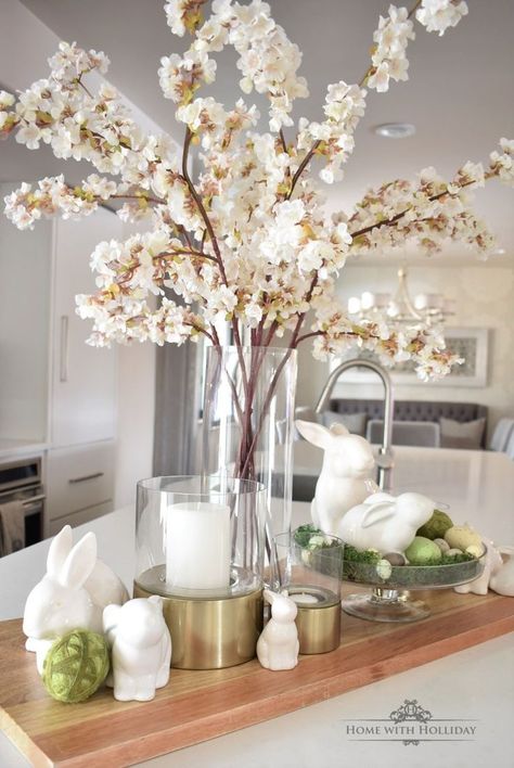 A Simple Spring Vignette Refresh - Three Ways - Home with Holliday  #springdecor #easter #easterdecor Influencer Room, Diy Osterschmuck, Easter Crafts For Adults, Easter Wood Crafts, Tafel Decor, Easter Inspiration, Easter Decorations Dollar Store, Easter Decorations Vintage, Easter Decorations Christian