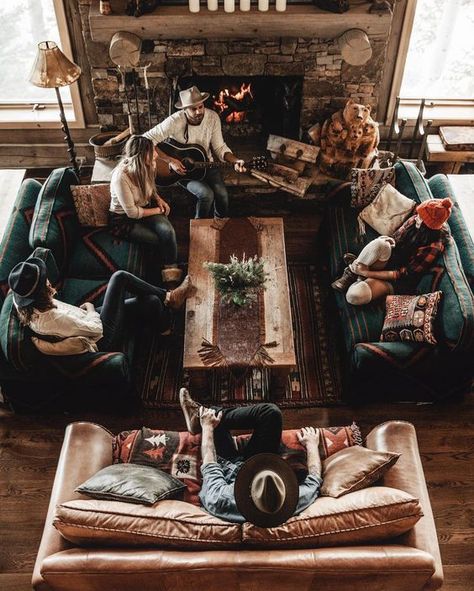 MY DREAM WITH AATON AND ORPHANS Cabin Living, Christmas Decorations Living Room, Christmas Living Rooms, Cabin Life, Cozy Cabin, Cabin Homes, Cabins In The Woods, Two People, In The Woods