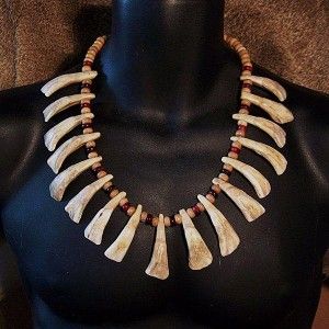 Native American Buffalo Tooth Necklace created using genuine Antiqued Buffalo Teeth makes a bold statement. 110 Native American Fashion Mens, Orc Jewelry, Native American Buffalo, Mountain Man Clothing, Bones Necklace, Real Bone Jewelry, Tribe Jewelry, Buffalo Jewelry, Bone Accessories